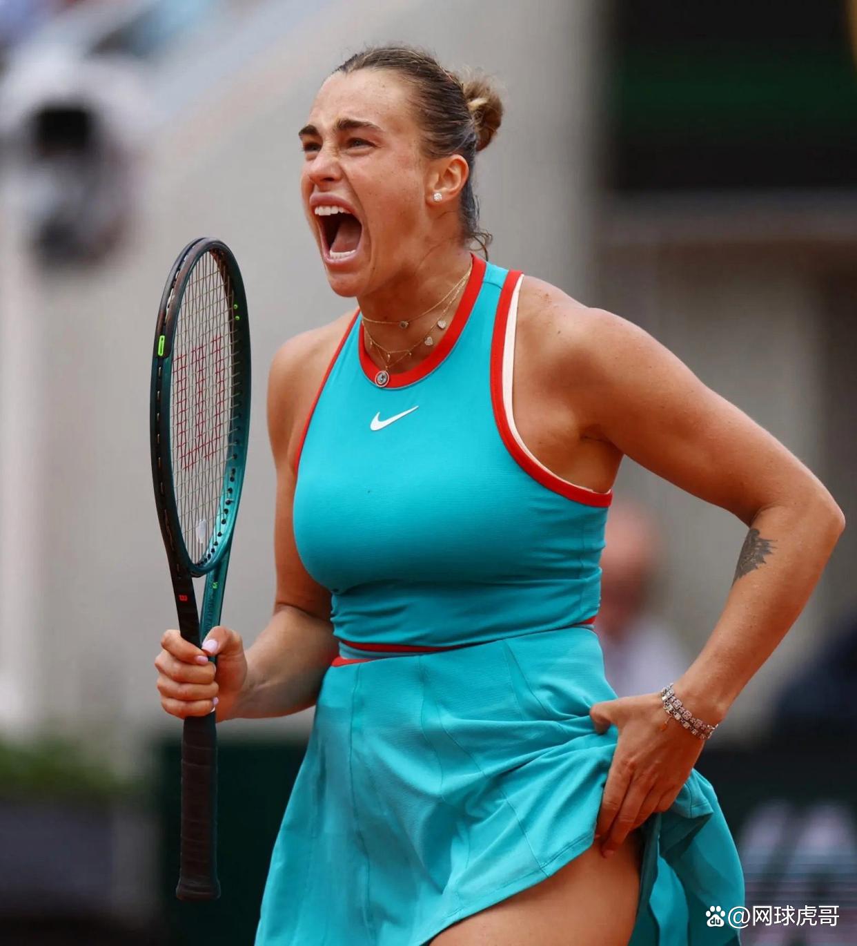 座无虚席 座无虚席