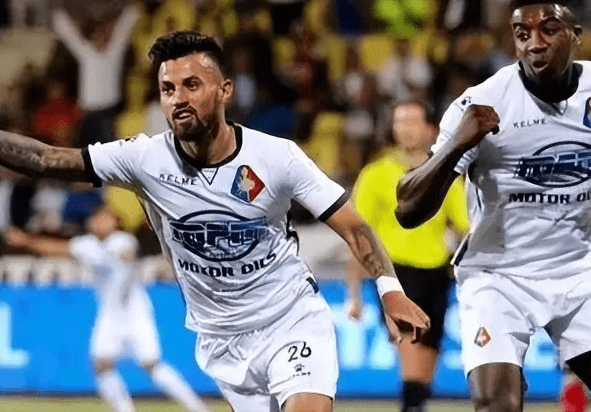 率出战鹈鹕 率出战鹈鹕